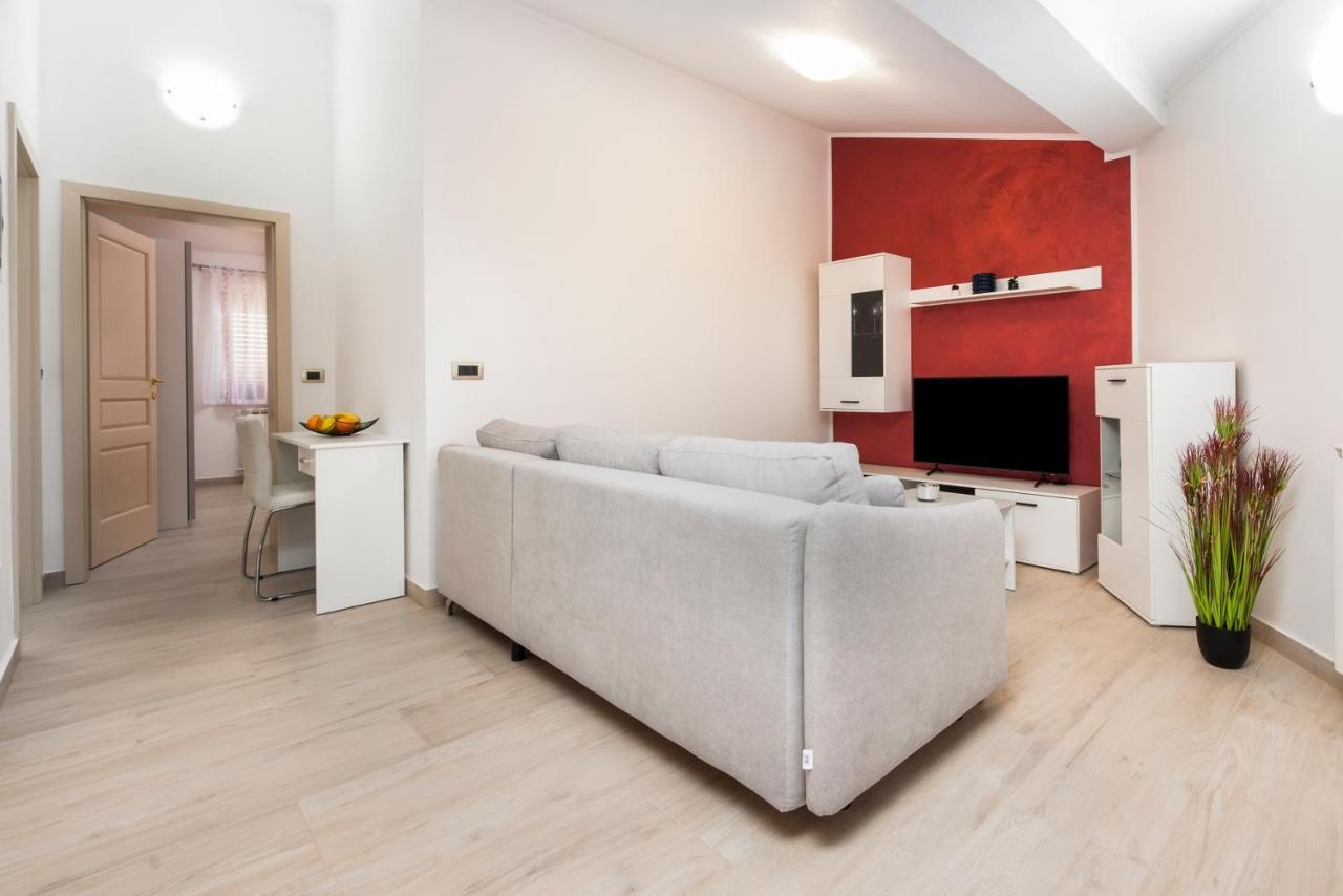 Comfort Apartments Karla 로비니 외부 사진