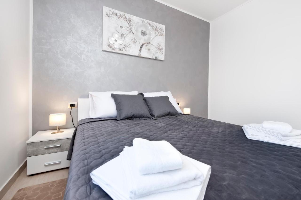 Comfort Apartments Karla 로비니 외부 사진