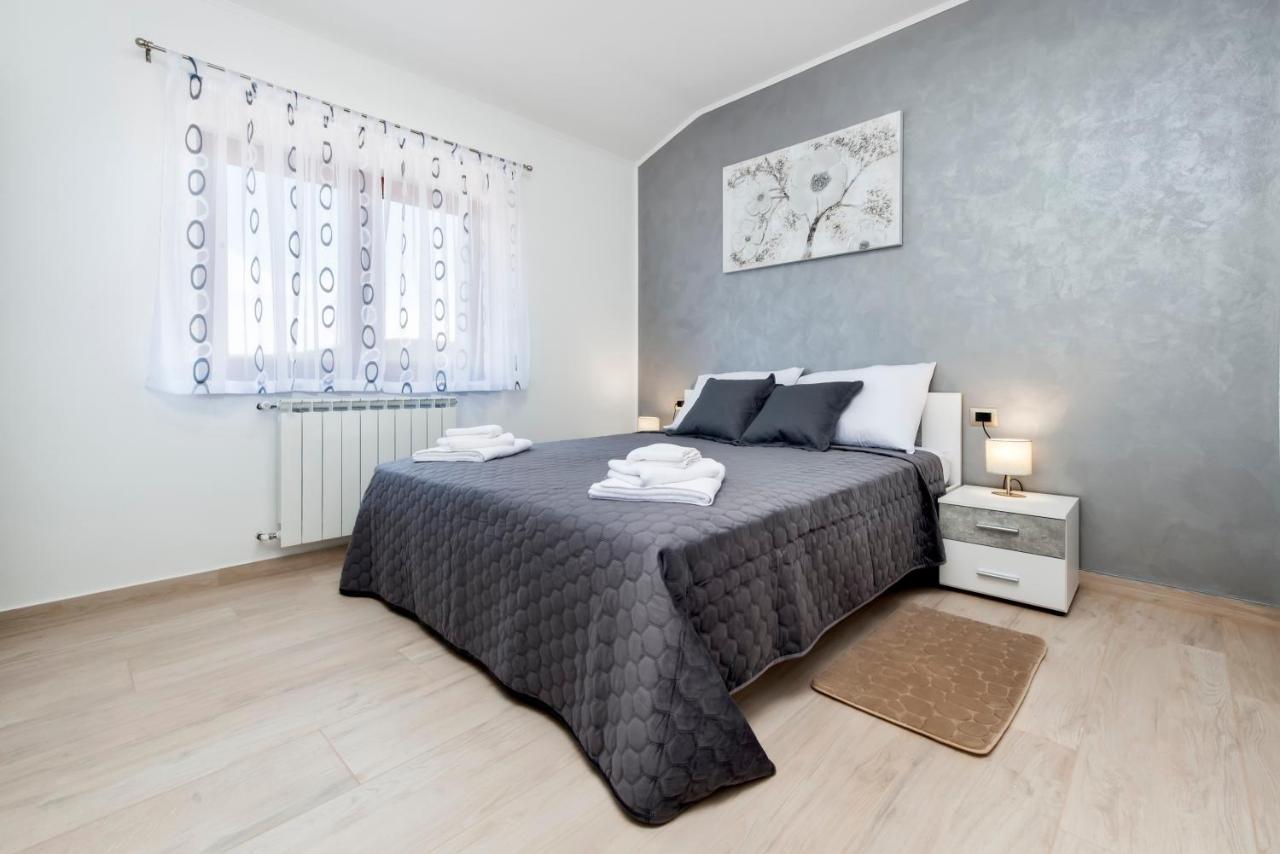 Comfort Apartments Karla 로비니 외부 사진