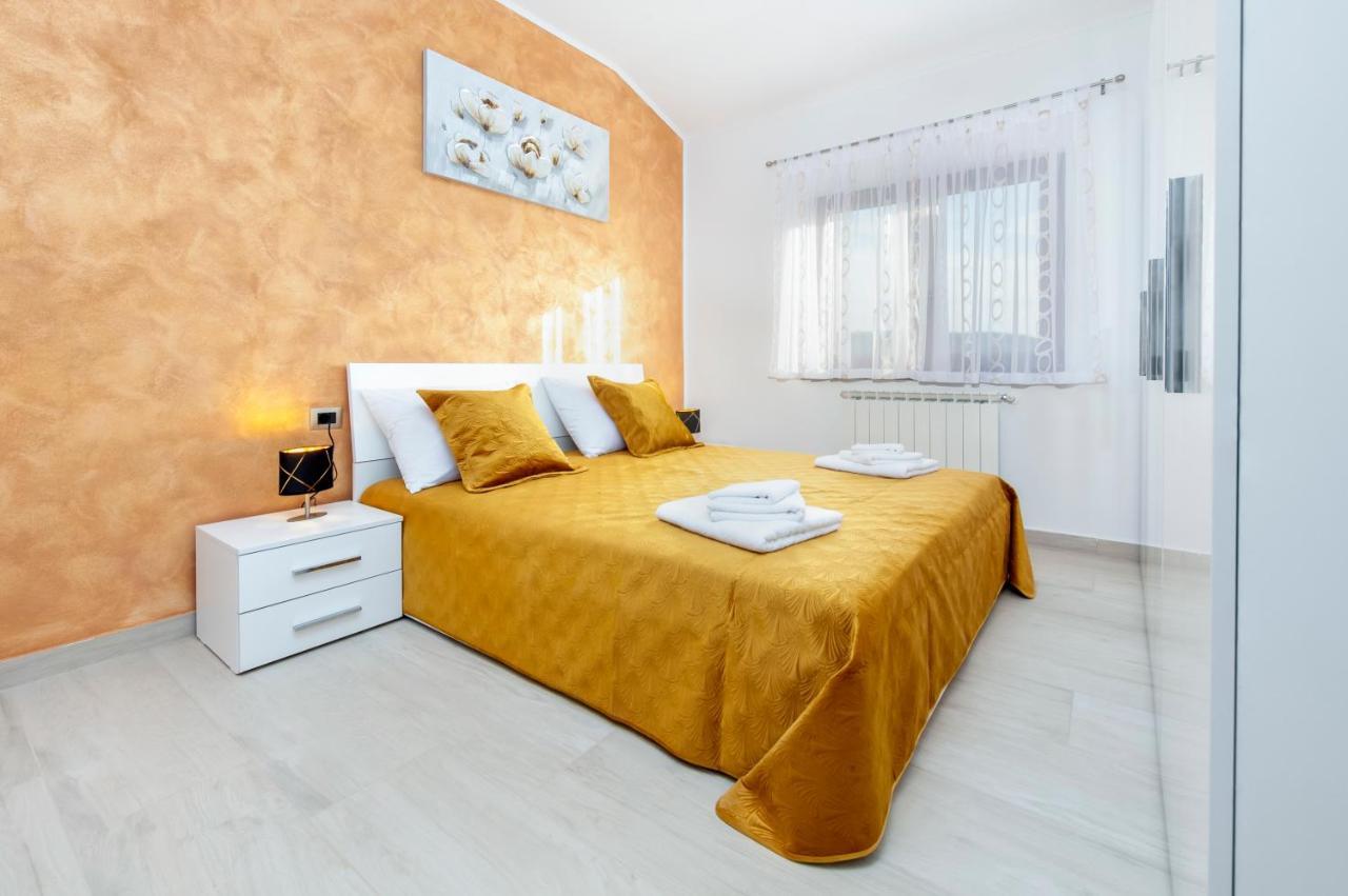 Comfort Apartments Karla 로비니 외부 사진
