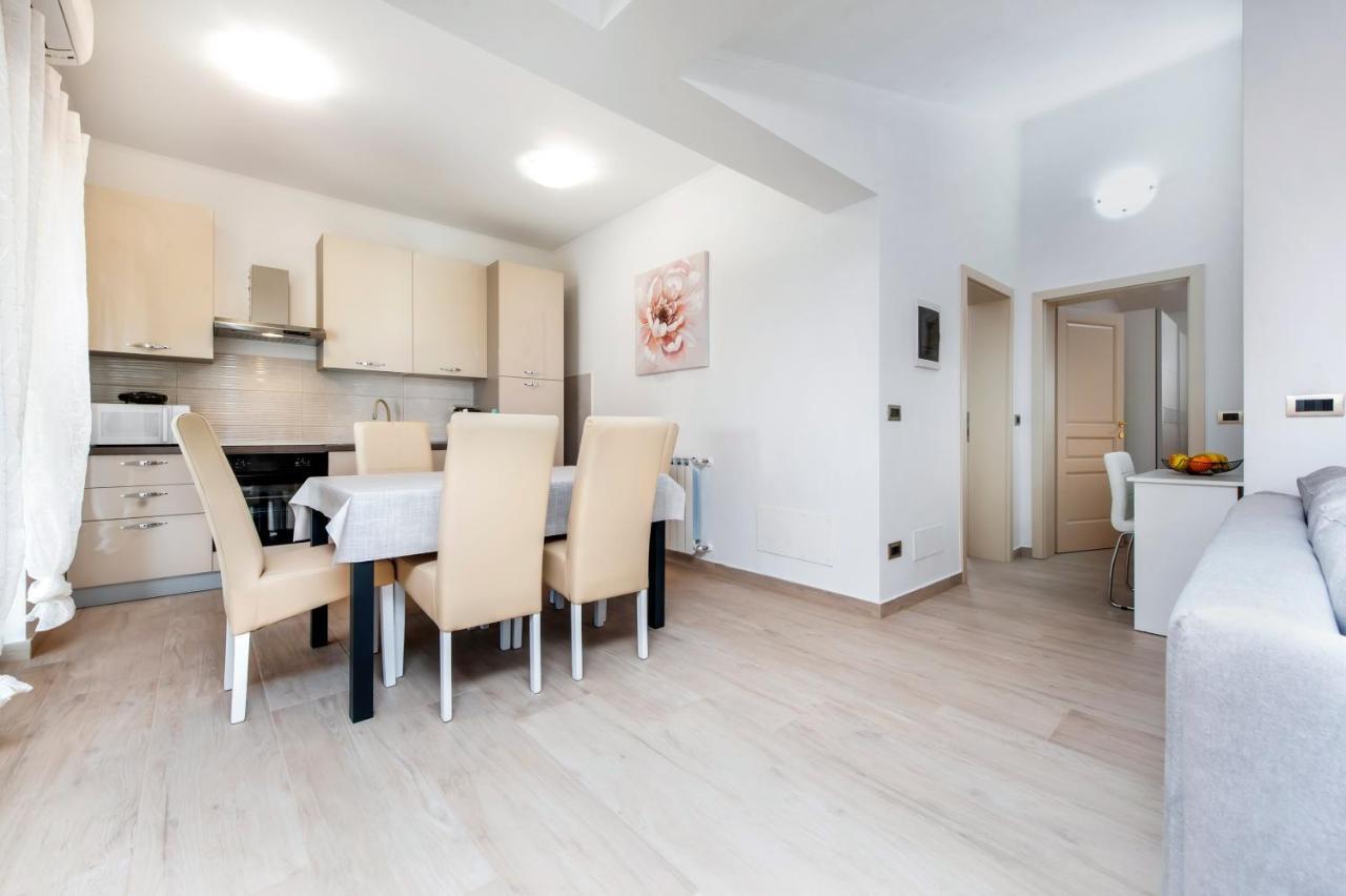 Comfort Apartments Karla 로비니 외부 사진