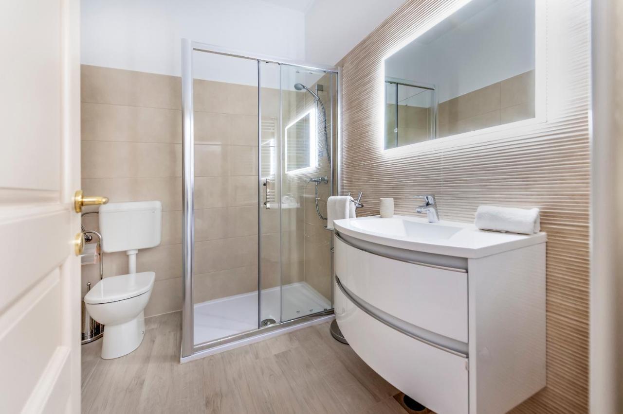 Comfort Apartments Karla 로비니 외부 사진